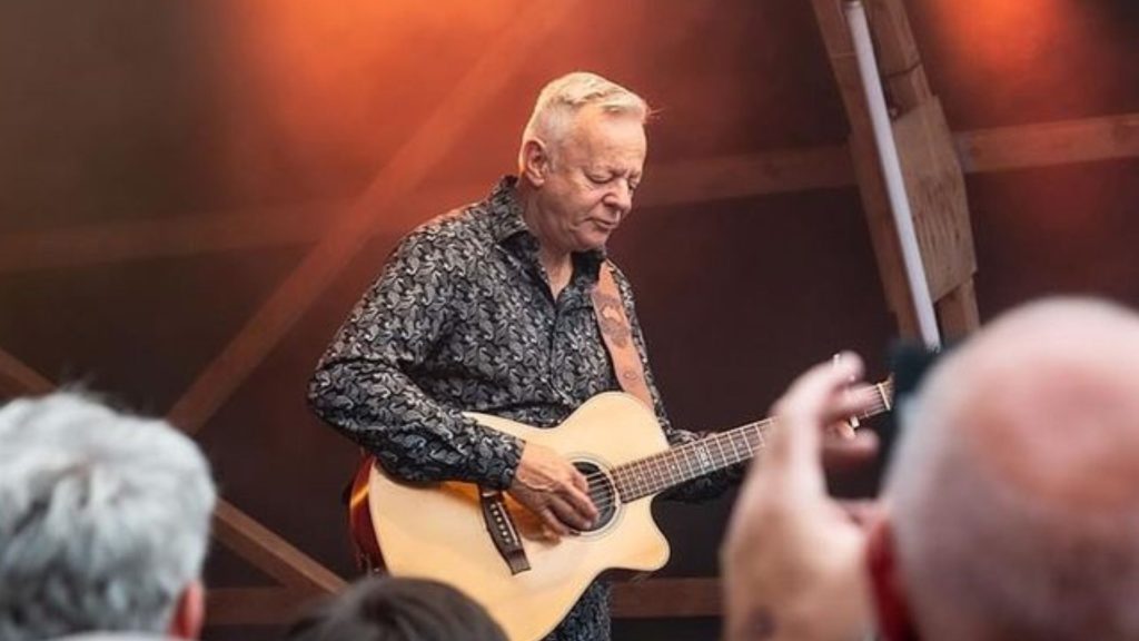 Tommy Emmanuel Live at Serenadenhof Nürnberg